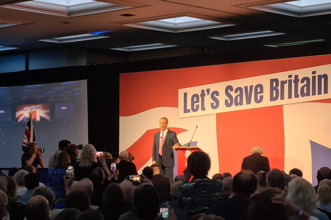 Farage Says to ‘Take On’ Civil Service as Former Minister Labels CMS Powers ‘Incompatible With Natural Justice’