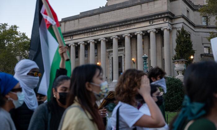 US Colleges Under Pressure to Fire Hamas-Praising Professors as Middle Eastern War Intensifies