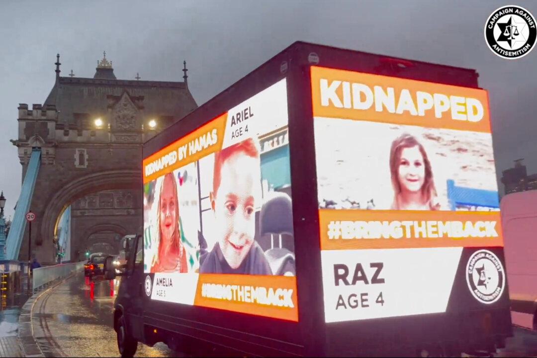 Met Police Defends Shutting Down Pro-Israel Mobile Billboards