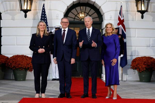 (L to R) Jodie Haydon, Prime Minister of Australia Anthony Albanese, President Joe Biden, and First Lady Jill Biden pose for photos after the arrival of Mr. Albanese on the South Lawn of the White House in Washington, on Oct. 24, 2023. (Anna Moneymaker/Getty Images)
