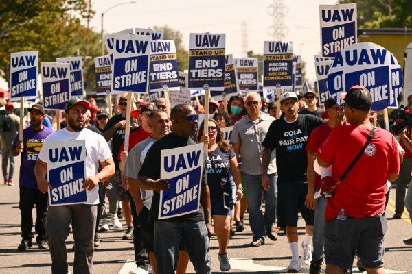 Six Southern Republican Governors Warn of UAW’s Unionization of Auto Sector