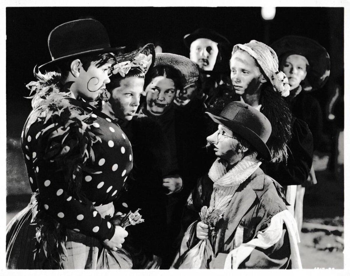 Publicity still for the 1944 film "Meet Me in St. Louis." (MovieStillsDB)