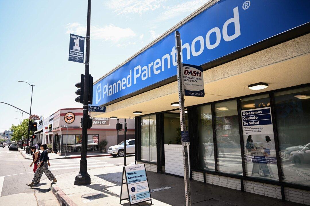 Former Marine Gets 9 Years for Planned Parenthood Attack
