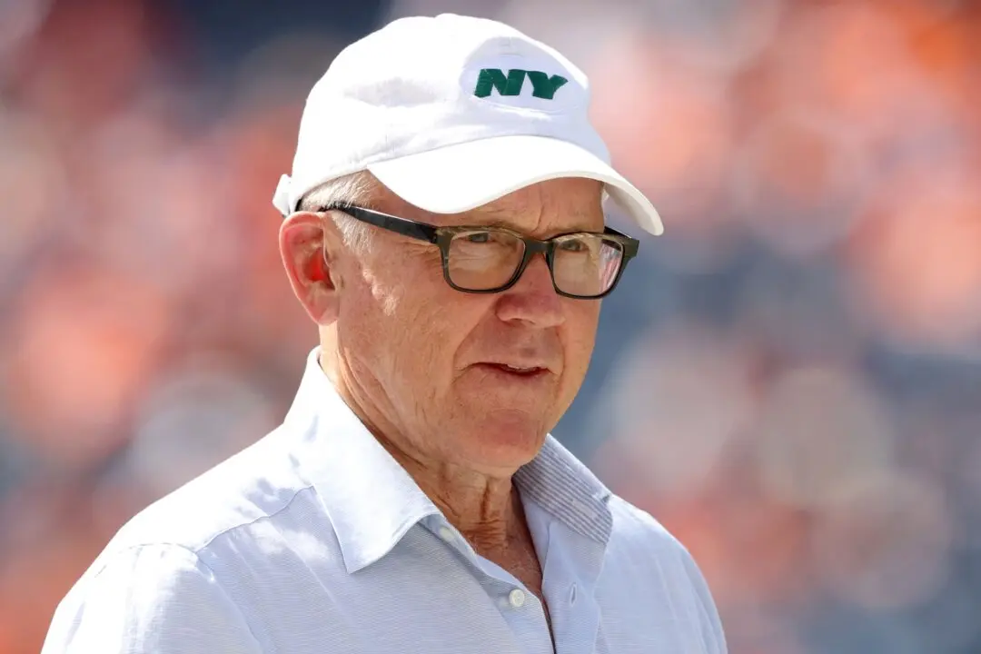 Jets Owner Woody Johnson Sends Message on Team’s 0–7 Start