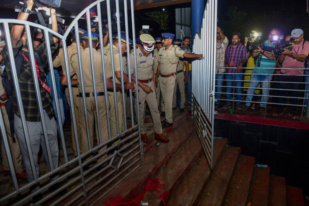 Stampede During Music Festival in Southern India University Kills at Least 4 Students