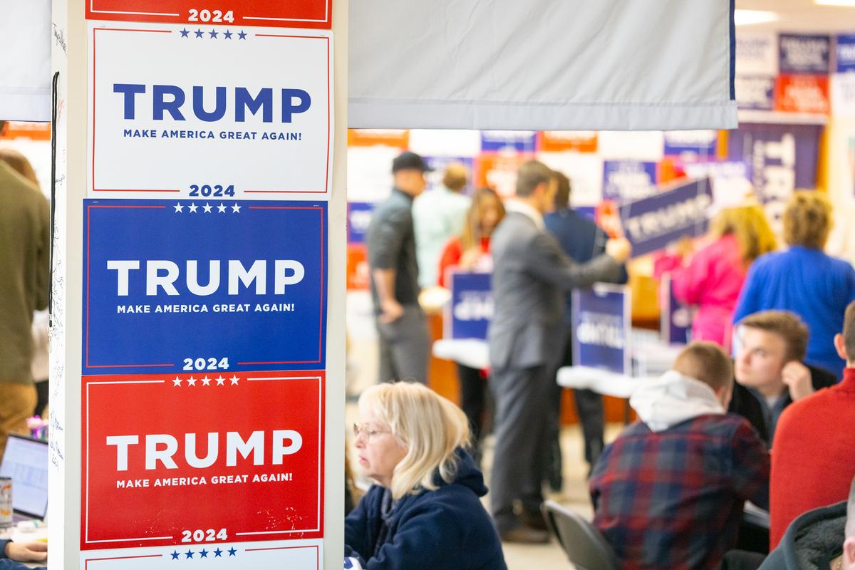 Volunteers manage a Donald Trump support center outside of Des Moines, Iowa., on Jan. 13, 2024. (John Fredricks/The Epoch Times)