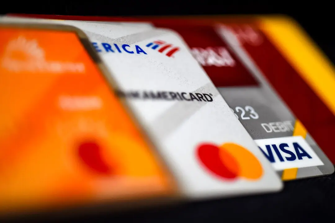 Average Credit Card Debt In US Now Soaring Past $6,500