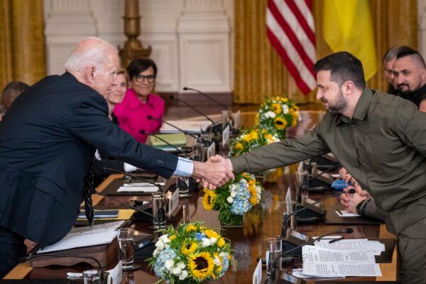 President Joe Biden shakes hands with Ukraine's President Volodymyr Zelenskyy after a meeting in the East Room of the White House, on Sept. 21, 2023. (Drew Angerer/Getty Images)