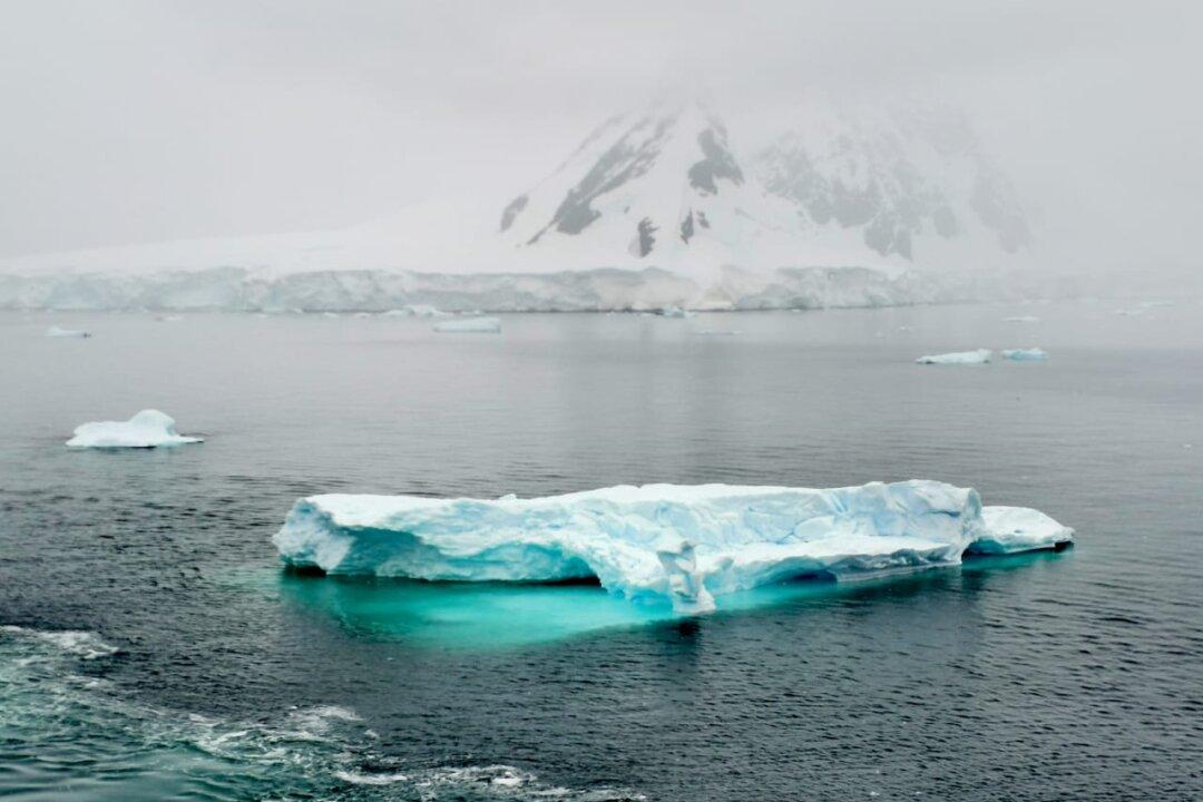 Towing Icebergs From Antarctica Considered Potential Solution to Global Water Shortages