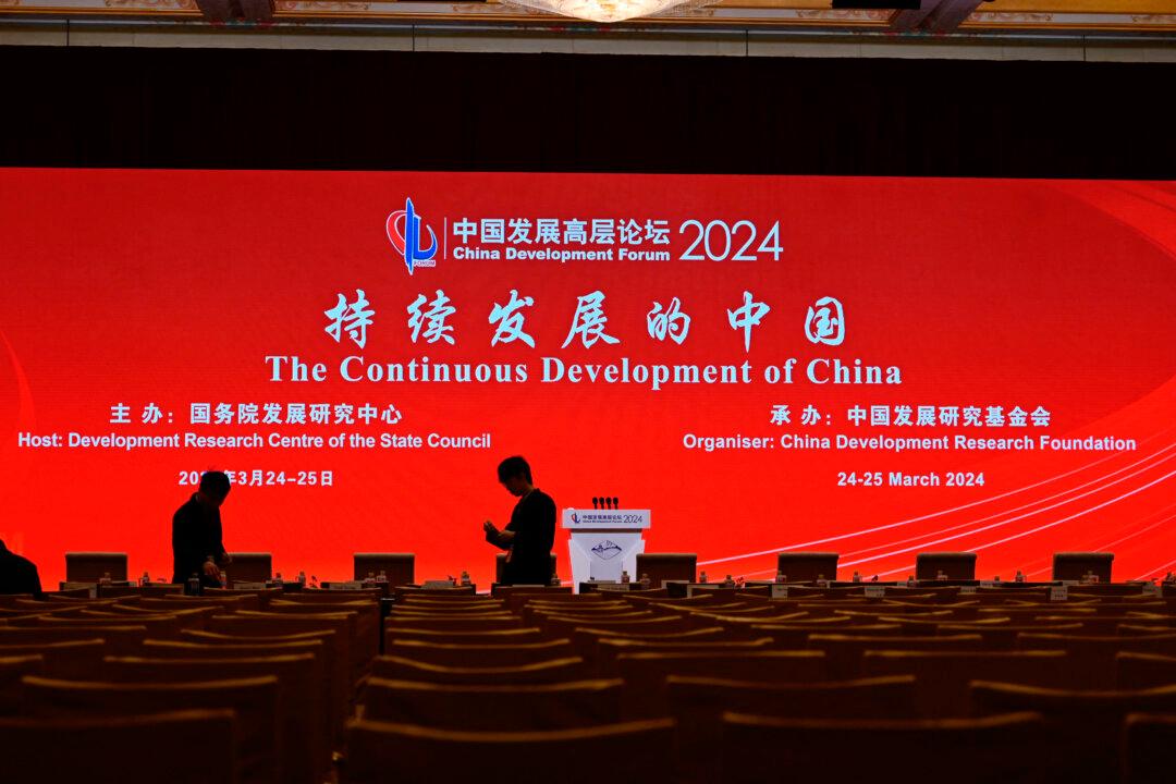 Xi Jinping Embarks on Charm Offensive to Get Foreign Investment Into China