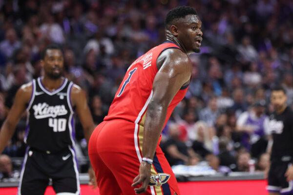 Zion Williamson of the Pelicans defends during an NBA game in Sacramento, Calif., on Thursday, April 11, 2024. (Benjamin Fanjoy/AP Photo)