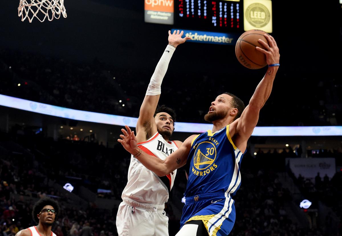Warriors Take Control Late, Gain Key Victory in Portland