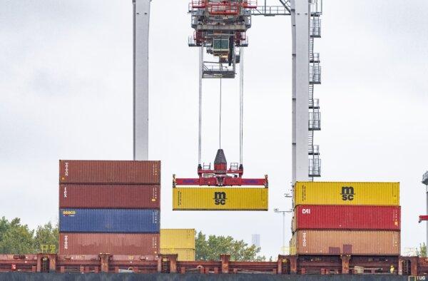 Montreal Port Official Says Organized Crime Networks ‘Might’ Be Operating at Port