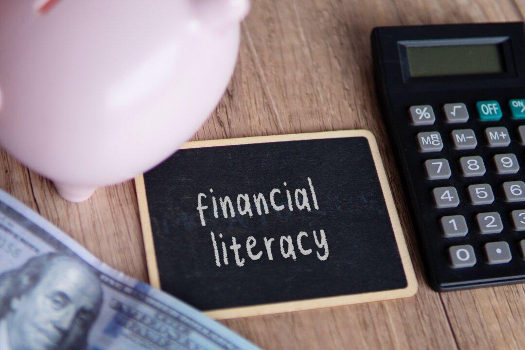 How Does the Digital Era Impact Financial Literacy?