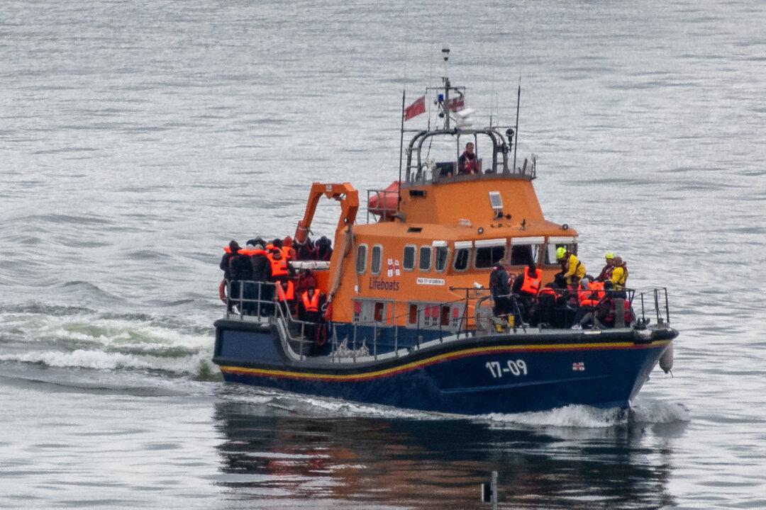 3 Arrested Over English Channel Migrant Deaths