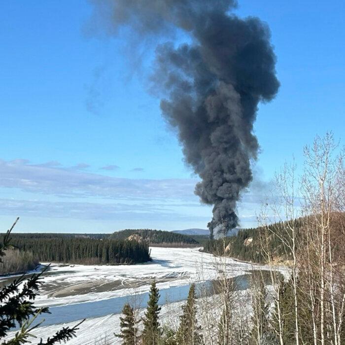 Pilot Reported Fire Onboard Plane Carrying Fuel, Attempted to Return to Fairbanks Just Before Crash