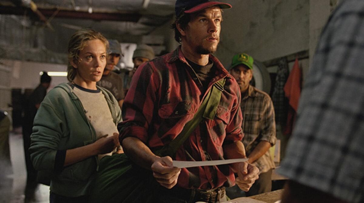 Bobby Shatford (Mark Wahlberg) with his girlfriend, Christina Cotter (Diane Lane), in “The Perfect Storm.” (Warner Bros.)