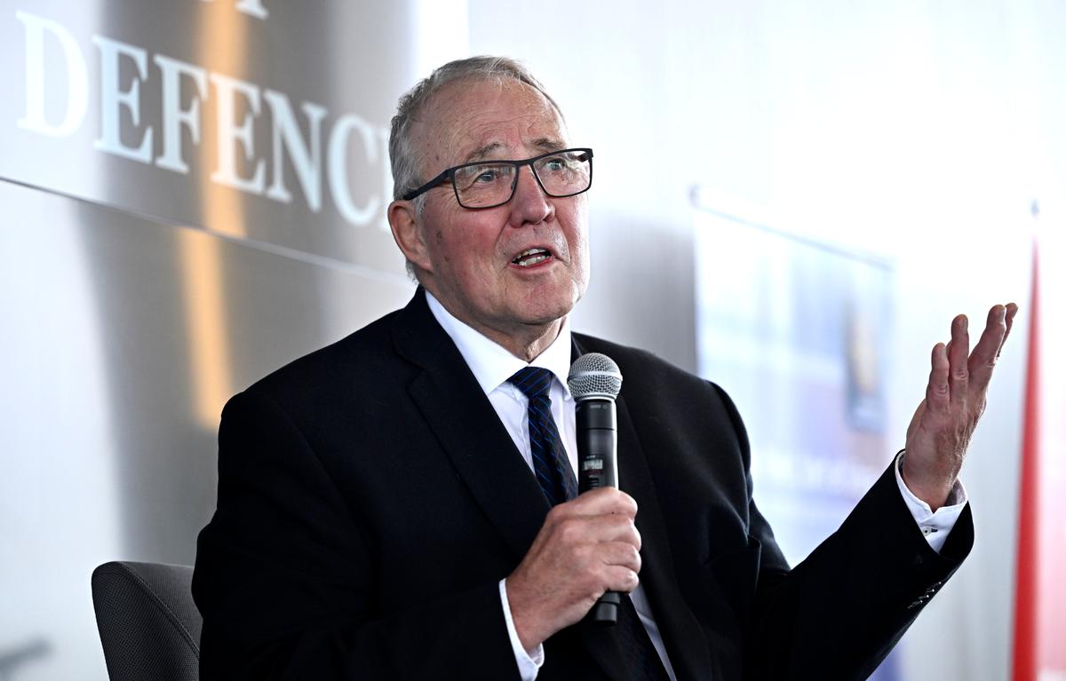Blair Says He Couldn’t Sell Canadians, Cabinet on ‘Magical Threshold’ of NATO Target