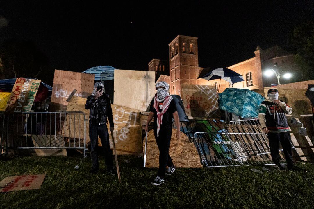 UCLA Students Express Fear After Overnight Clash of Protesters