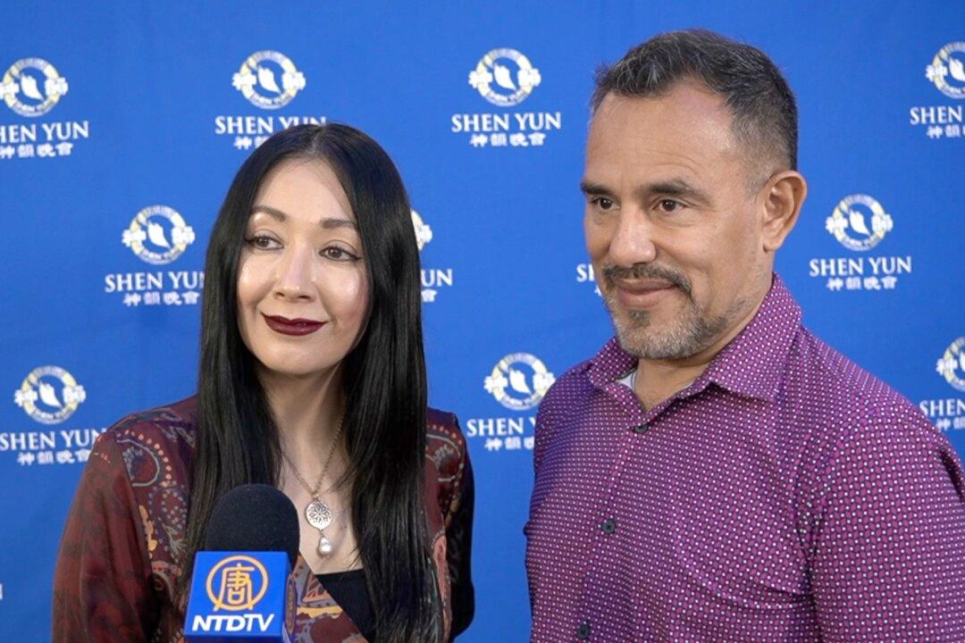Shen Yun ‘Inspires You,’ Says Theatergoer in Mexico