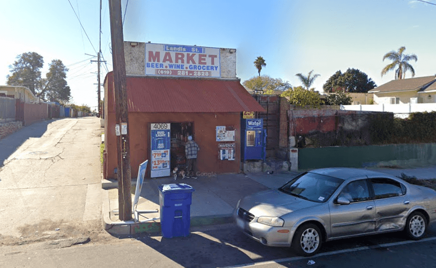 San Diego Market Robber Fires Shot Into Floor, Hits Clerk With Gun