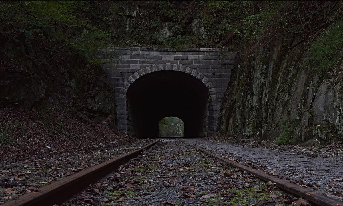 Howard Tunnel was named after Henry Howard, who developed a method to drill through solid slate. (<a href="https://commons.wikimedia.org/w/index.php?title=User:PenguinPuffin&action=edit&redlink=1">PenguinPuffin</a>/<a href="https://creativecommons.org/licenses/by-sa/4.0/deed.en">CC BY-SA 4.0</a>)