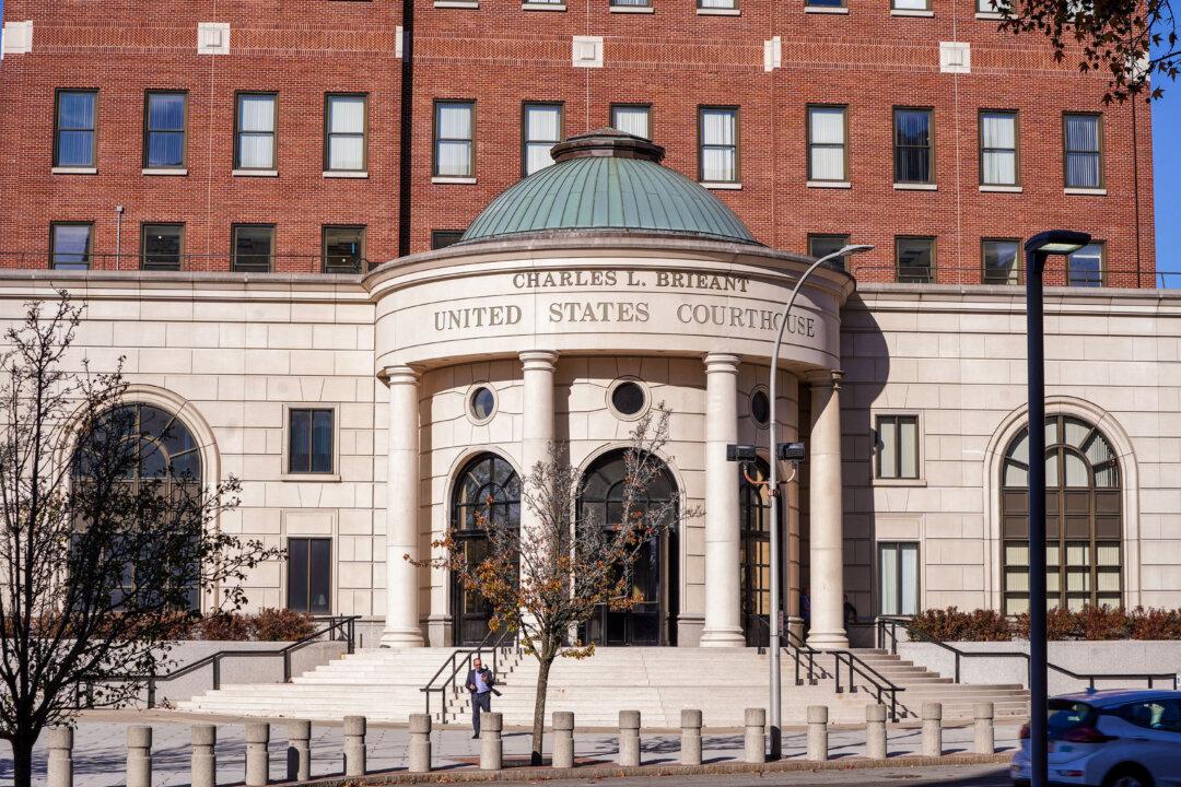 Chinese Agent Who Tried to Bribe IRS Against Shen Yun Sentenced to 20 Months in Prison