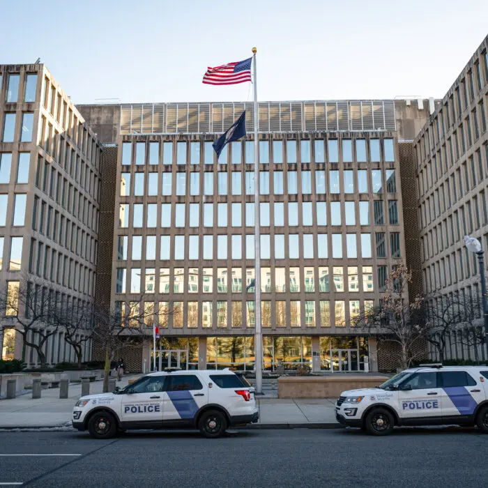 Trump Admin Issues New Rule Making It Easier to Fire Senior Federal Workers