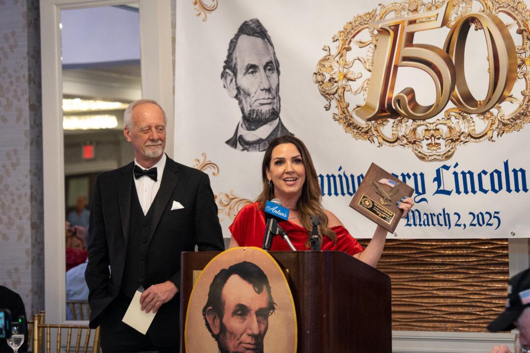 Trump Nominates Former Fox News Contributor Sara Carter as Drug Czar