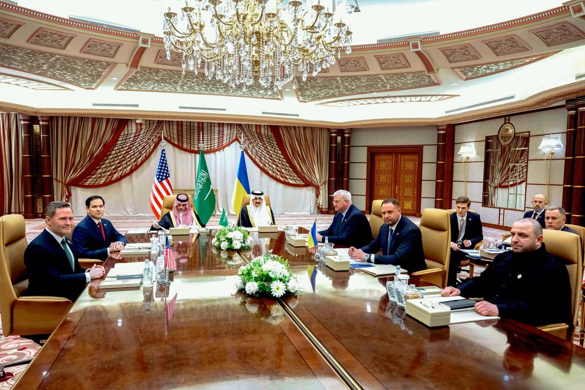 US to Restart Aid as Ukraine Agrees to 30-Day Cease-Fire
