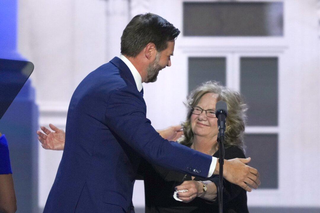 JD Vance Fulfills Promise to Celebrate His Mother’s 10-Year Sobriety at White House