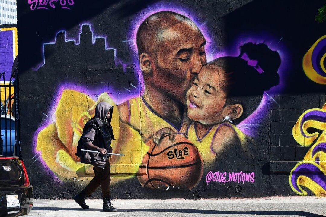 Lakers Star Donates $5,000 to Restore Vandalized Kobe, Gianna Bryant Mural