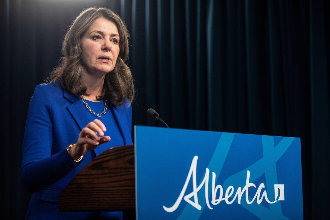 Alberta Premier Says First Meeting With Prime Minister ‘Promising’