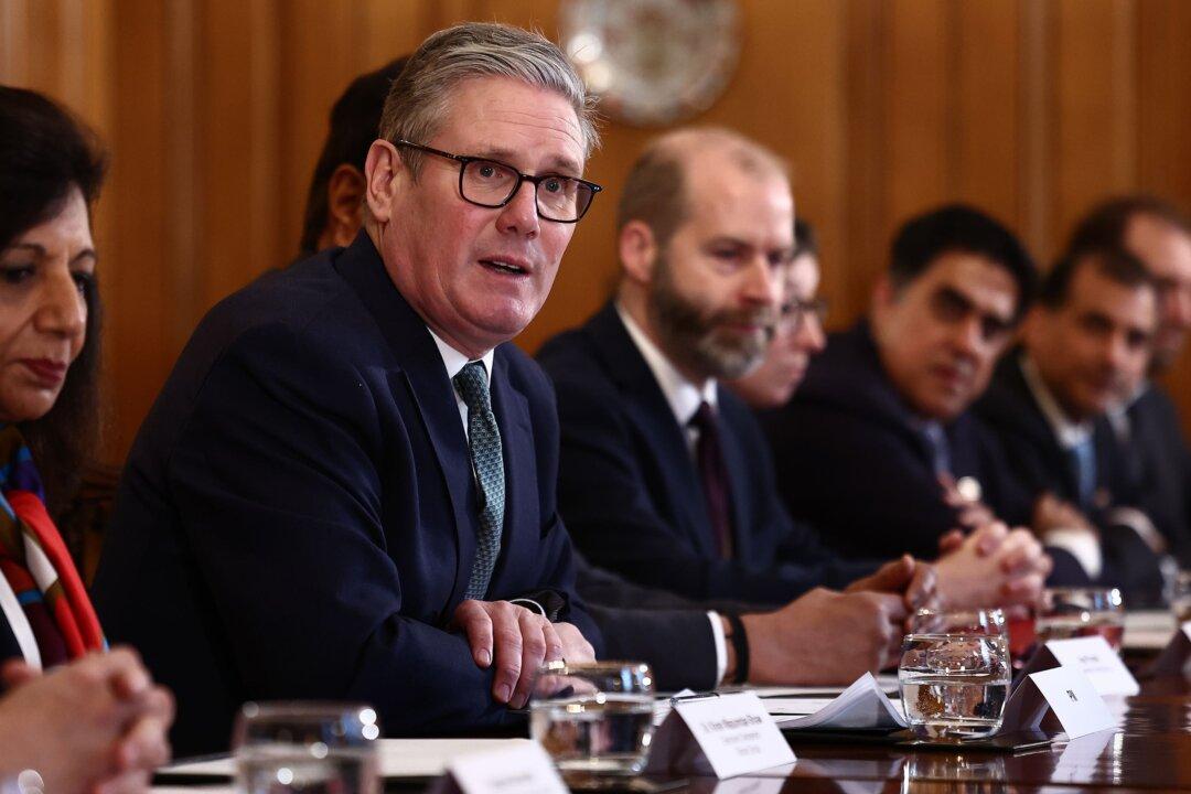 UK and India Agree Trade Deal, Slashing Tariffs on Car and Whisky Exports