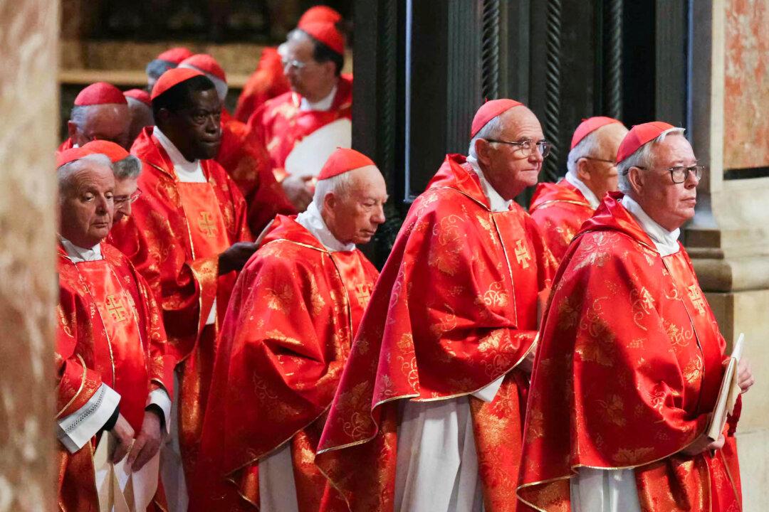 No Pope Selected After 1st Vote at Conclave