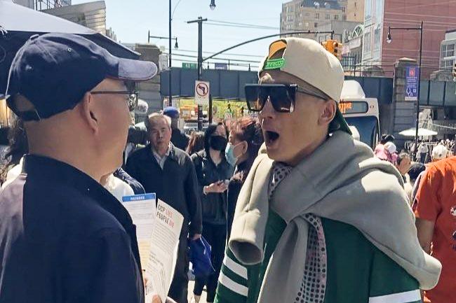 Falun Gong Booth in New York Attacked After Receiving Terror and Bomb Threats