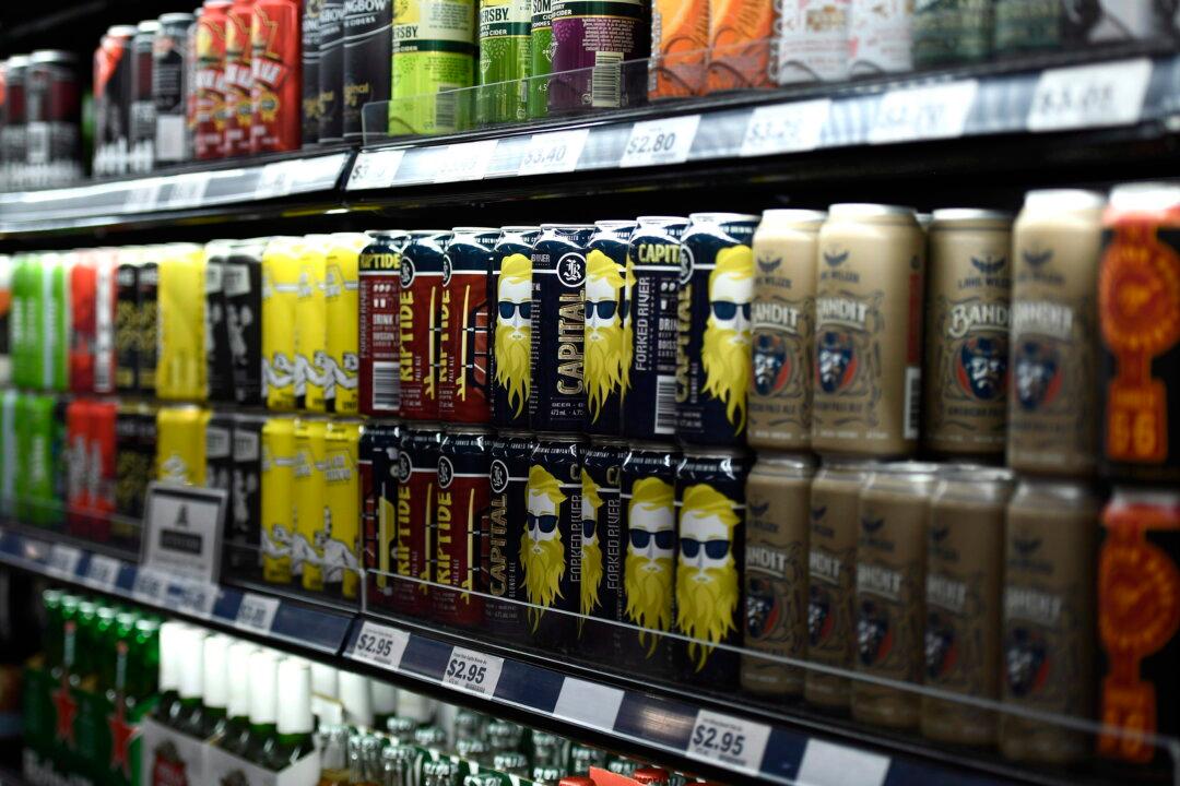 Harmful Drinking Patterns Persist in Ontario Years After COVID-19, Study Finds