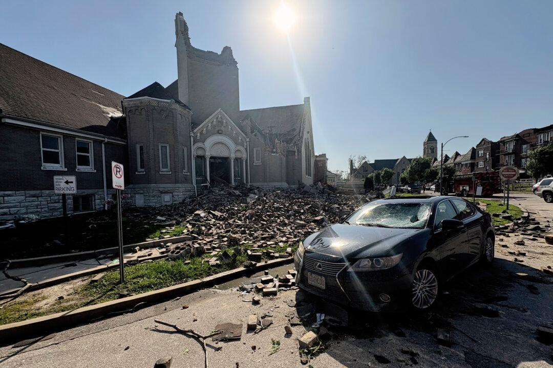 At Least 7 Dead and Widespread Damage Left in Wake of Severe Midwest Storms