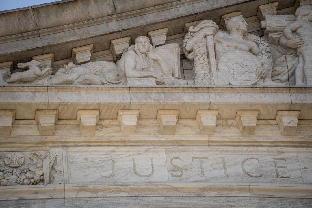 Supreme Court Temporarily Pauses Extradition Proceedings Against Indian Citizen