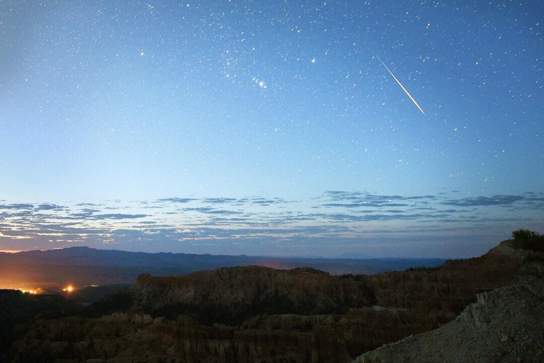 2 Oddball Meteor Showers Will Occur in June, Ushering in Summer