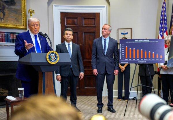 Trump Says He’s Not Replacing FDA Chief Makary