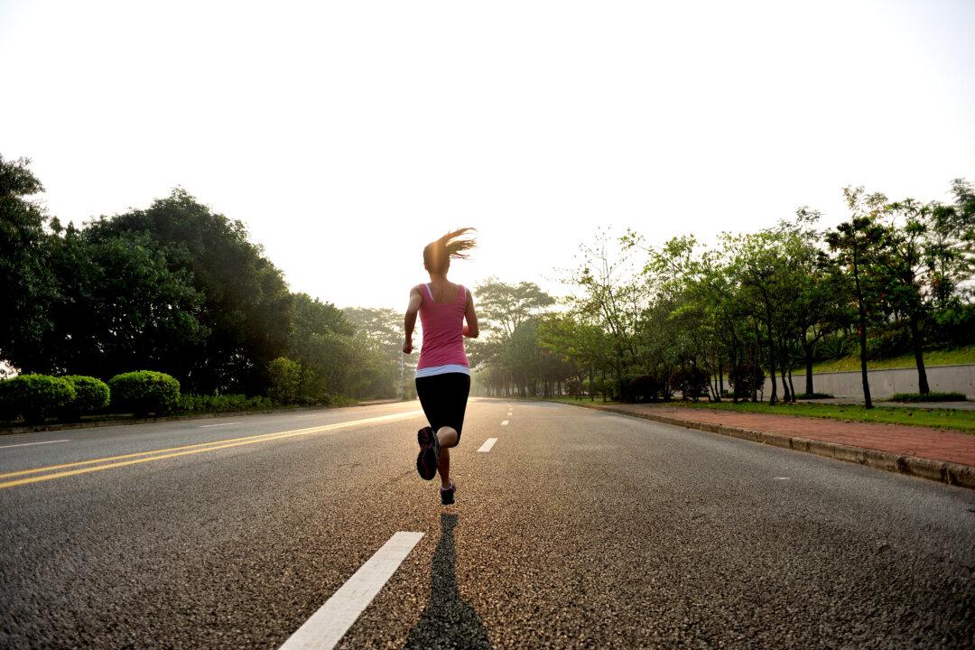 Running Enthusiast and Popular Podcaster, Ali Feller, Reveals Breast Cancer Has Spread