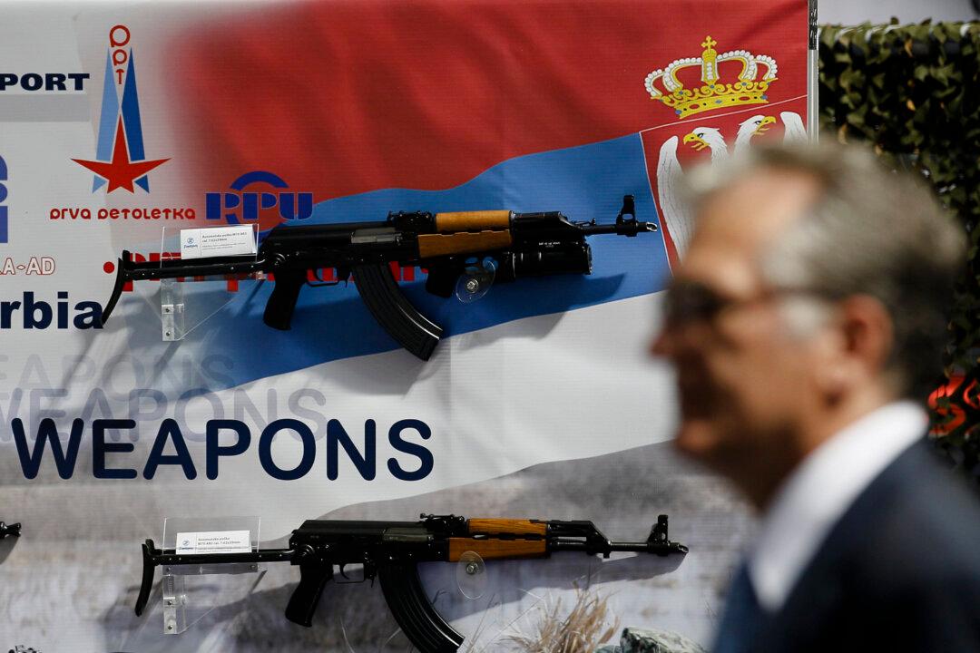 Belgrade Halts Arms Exports After Russia Says Serbian Weapons Went to Ukraine