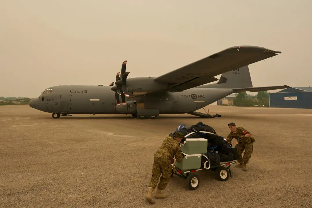 Ottawa Paying Lockheed Martin $1.5 Billion to Maintain Hercules Transport Aircraft