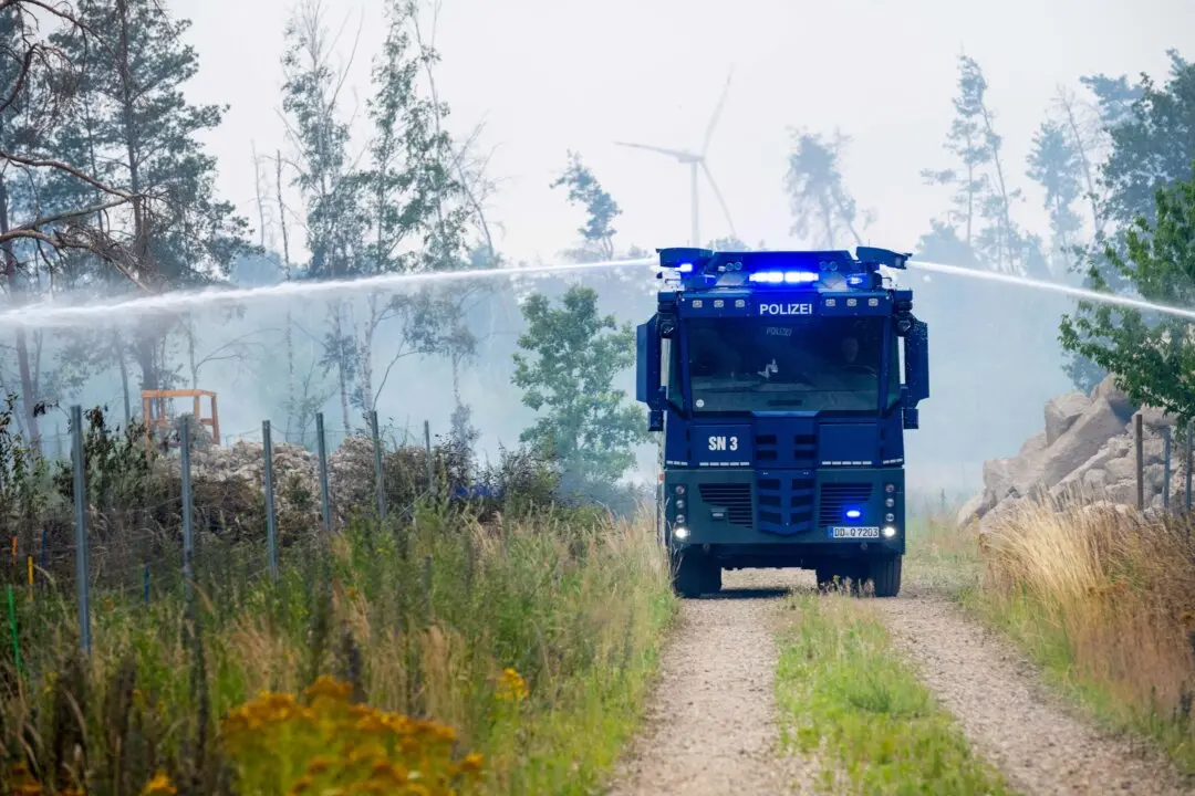 LIVE NOW: Wildfire in Western Germany Approaches Residential Area