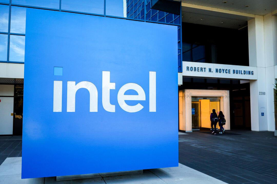 US Government Takes 10 Percent Stake in Intel