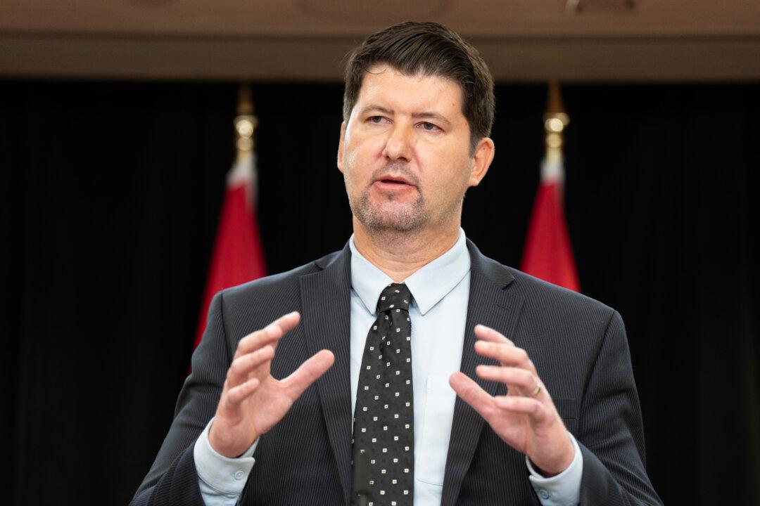 Procurement Ombud Says ‘Bait and Switch’ Federal Contracts Common Beyond ArriveCan