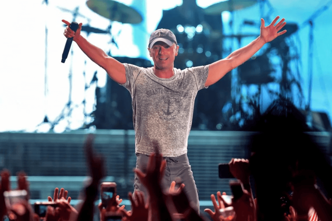 Country Singer Kenny Chesney Joins Farm Aid’s 40th-Anniversary Music Festival Lineup