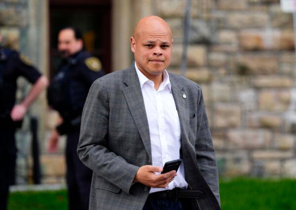 Tory MP Jivani Says Trump Gave Him a Message for Canadians