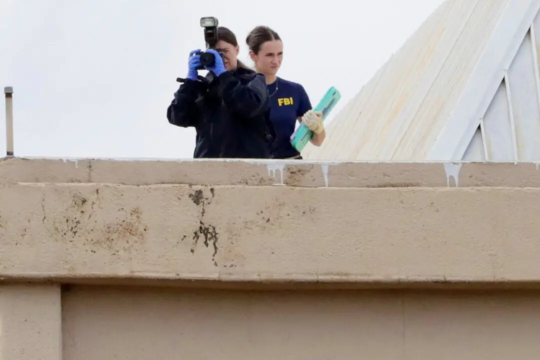 Texas ICE Offices Received Envelopes With Suspicious White Powder, DHS Says